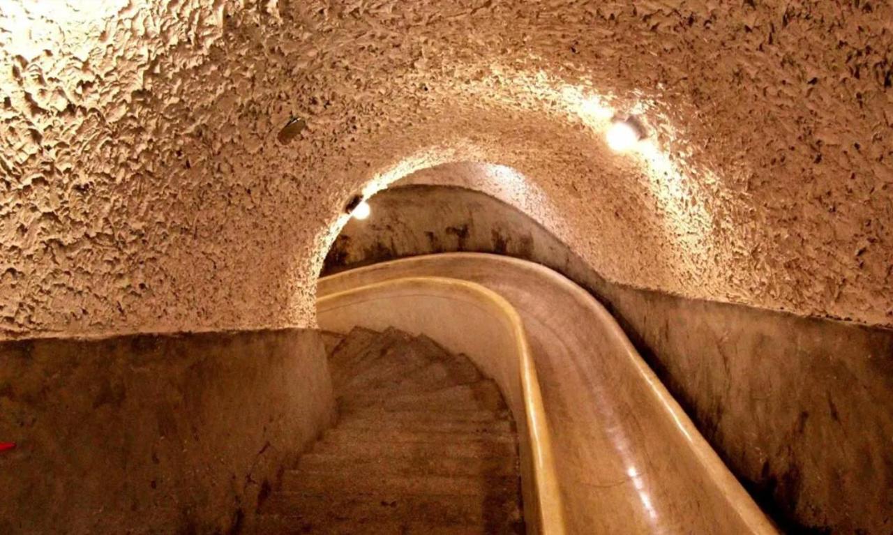 The Grand Hotel Taipé Exterior foto The underground city of Derinkuyu
