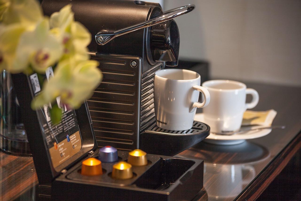 The Grand Hotel Taipé Exterior foto A Nespresso machine