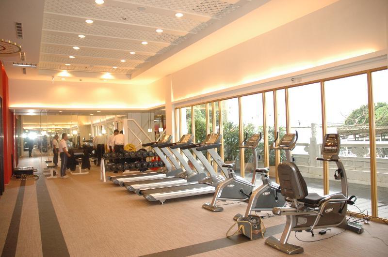 The Grand Hotel Taipé Exterior foto The gym at the hotel